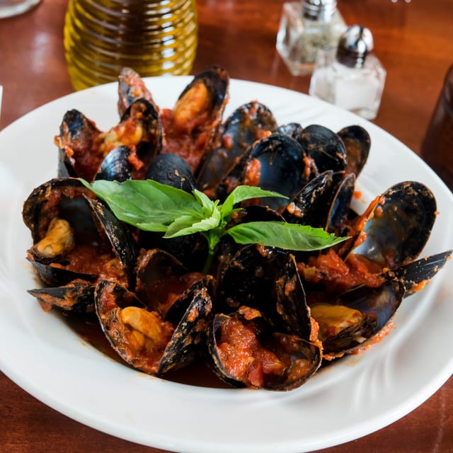 Mussels Marinara.